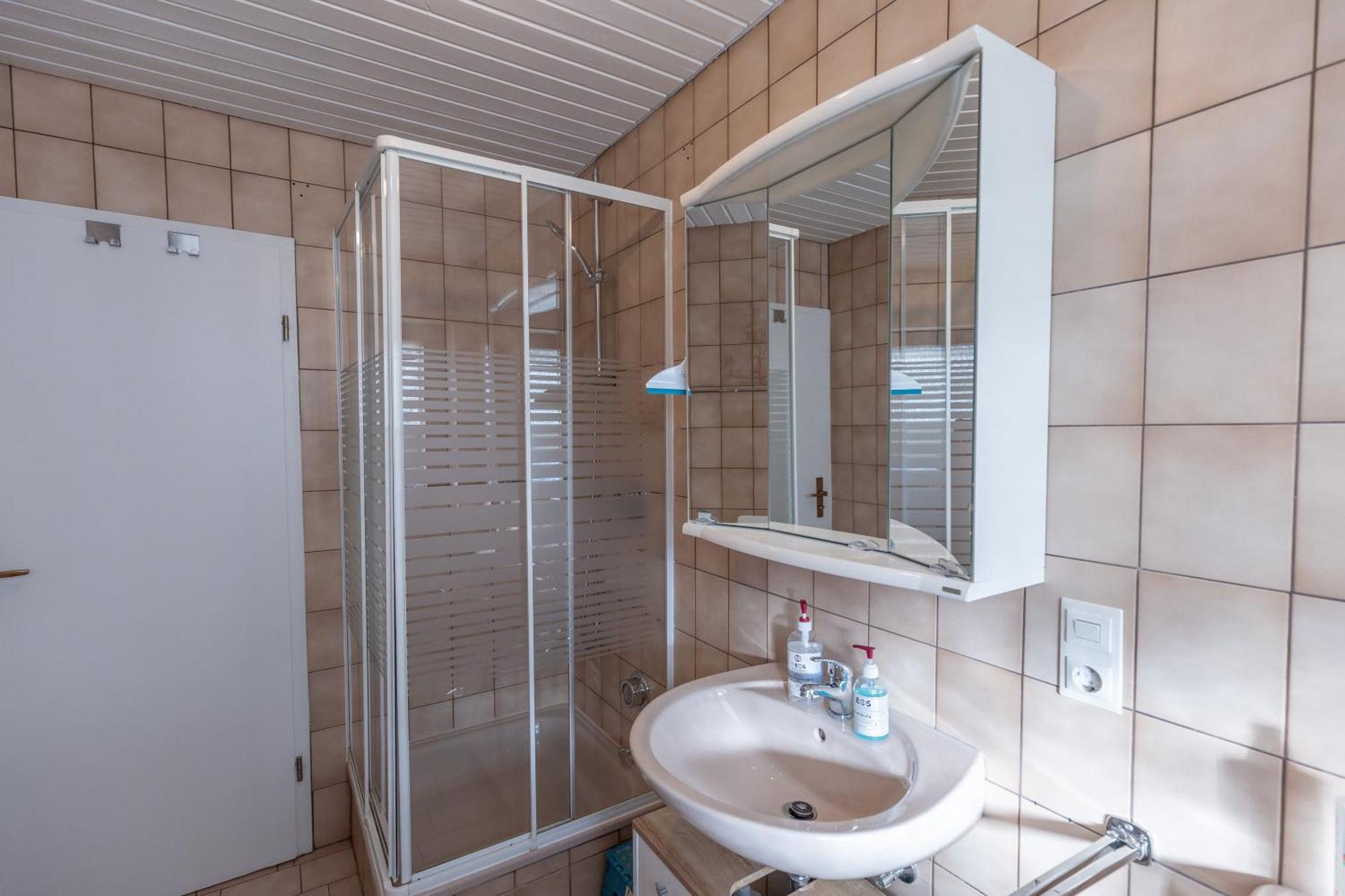 Elw, Sep. Eingang, Ueberdachte Terrasse, Naehe Backnang Apartman Althutte Kültér fotó