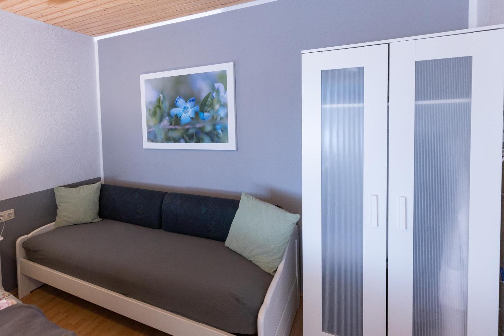 Elw, Sep. Eingang, Ueberdachte Terrasse, Naehe Backnang Apartman Althutte Kültér fotó